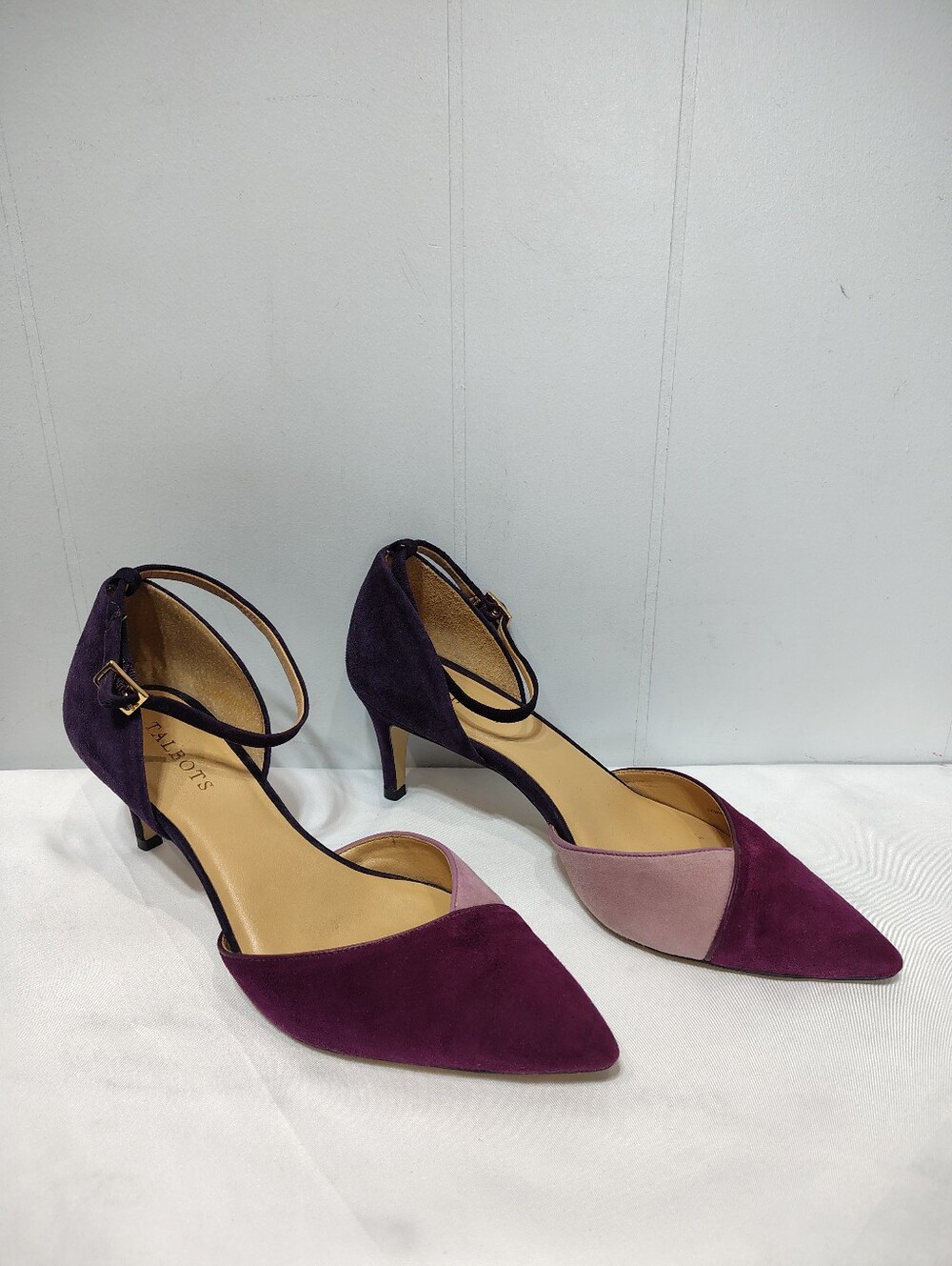 Talbots Plum Lavender Suede Ankle Strap Pointed Toe Kitten Heels Size 10.5 M